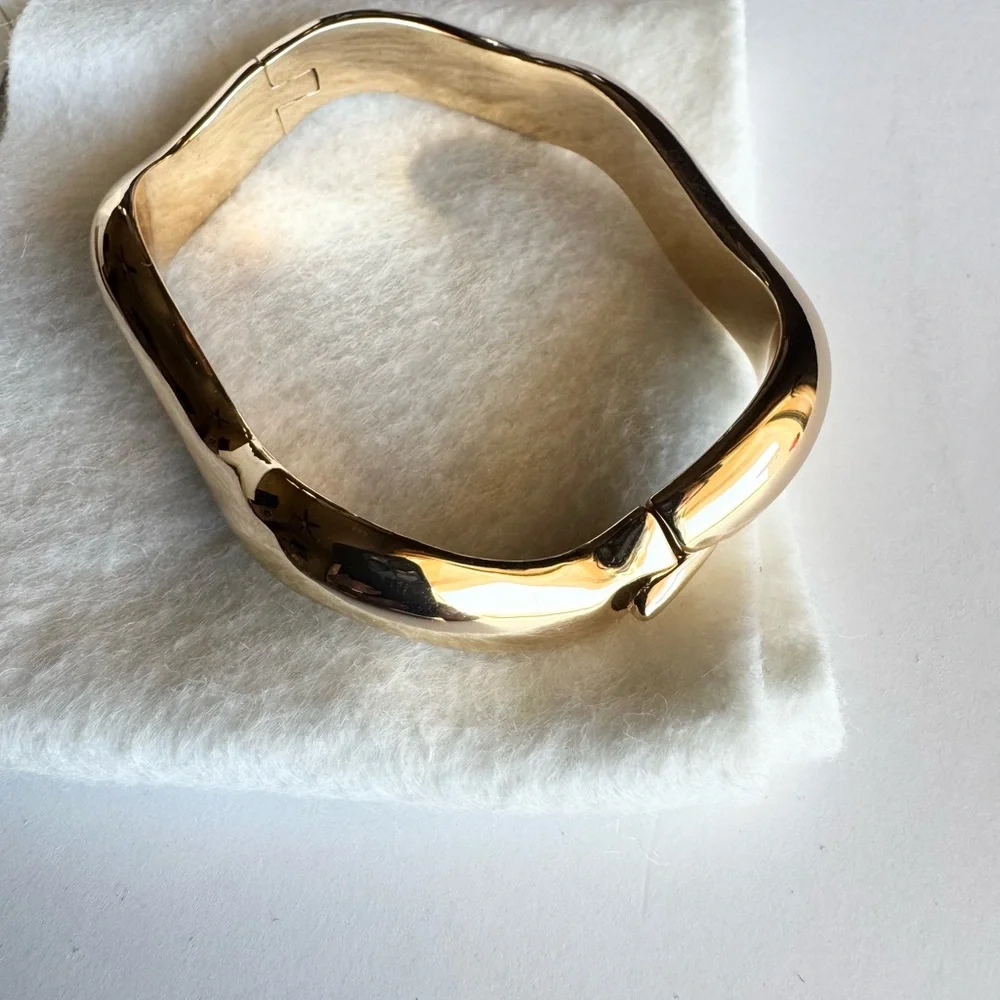 Jenny Bird Gold Ola Bangle - Picture 9 of 12